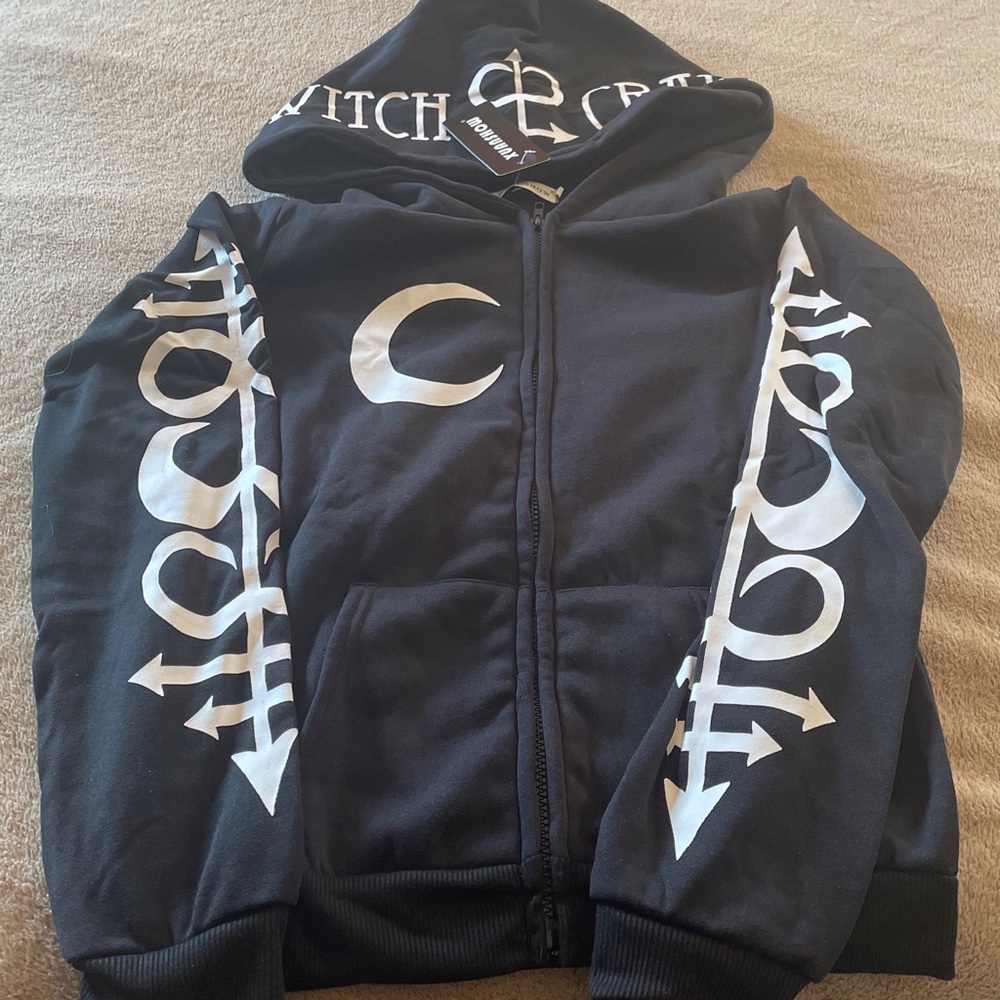 NEW Black and White Xuanshow Hoodie